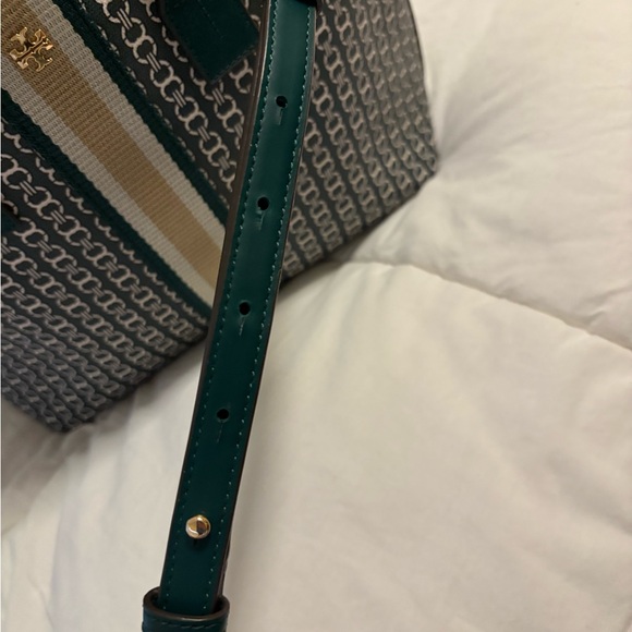Tory Burch Green Gemini Link Coated Canvas and Leather Zip Tote - Picture 3 of 5